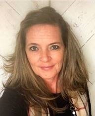 Toni Becht Headshot